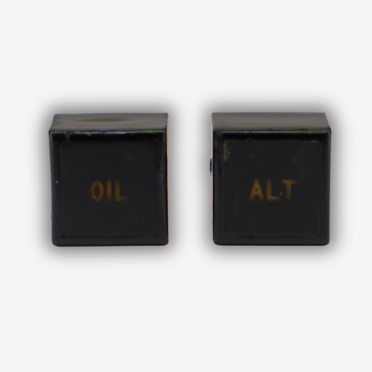 P/N 79333-000, PA28 Annunciator Panel Lights (Alt and Oil), EASA Form 1-certified, used, and in serviceable condition